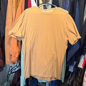 Lululemon Men's Beige T-Shirt
